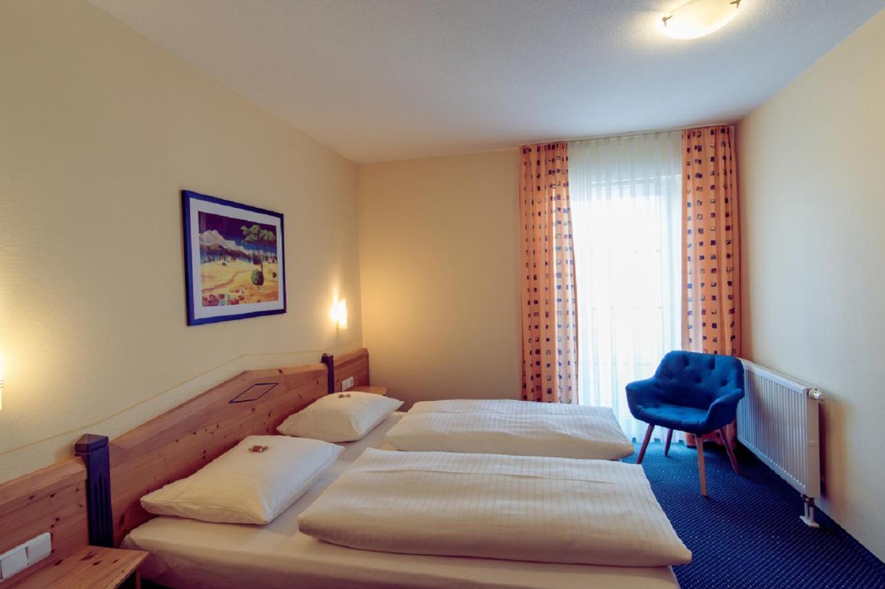 Hotel Waldeck Garni Kist Exteriér fotografie